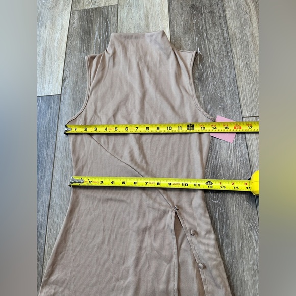 NEW Elegant Tan Sleeveless Top size 6 - Picture 4 of 7